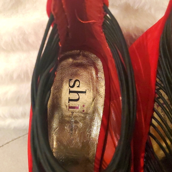 Shi By Journeys Elegant Red Women's Heels - Picture 3 of 12